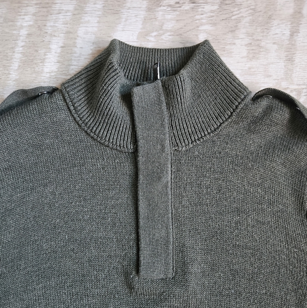 Banana Republic Knit Pullover Sweater - Picture 5 of 15